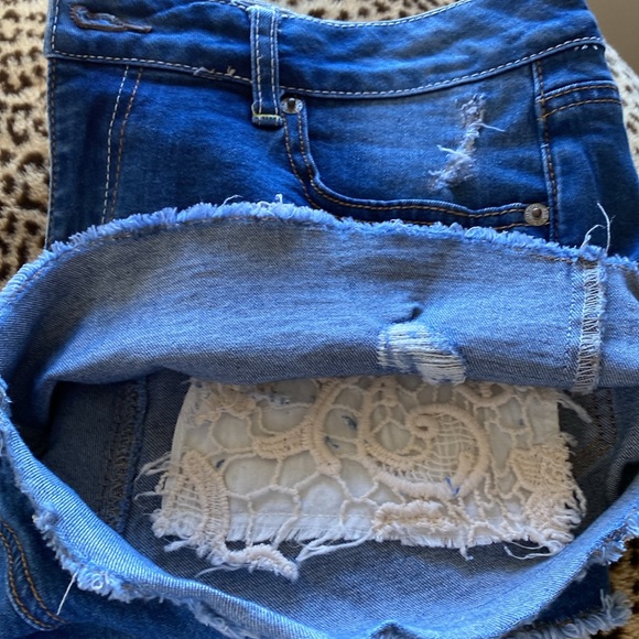 Shorts - Picture 5 of 5